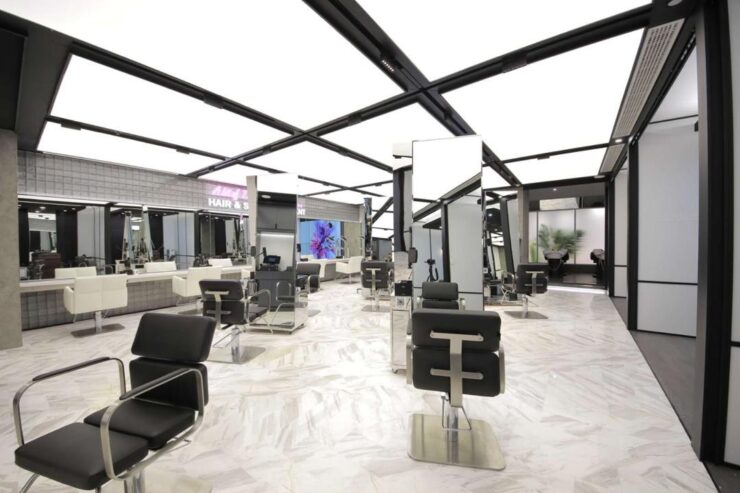 Juhi Auras Unisex Salon