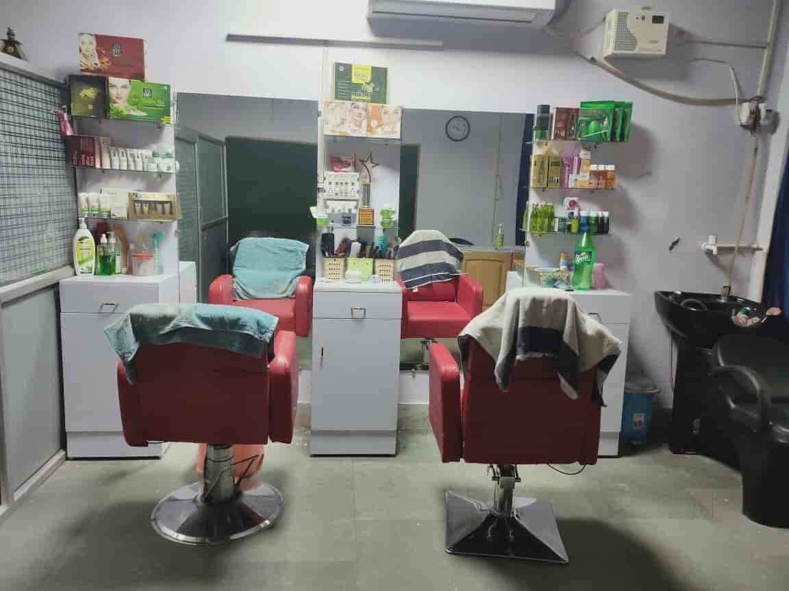 Classic Herbal Makeup Studio