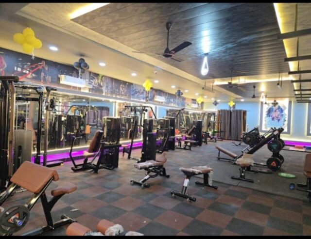 Dynamic Fitness Hub Unisex Gym