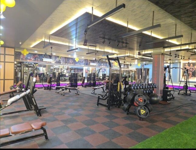 Dynamic Fitness Hub Unisex Gym